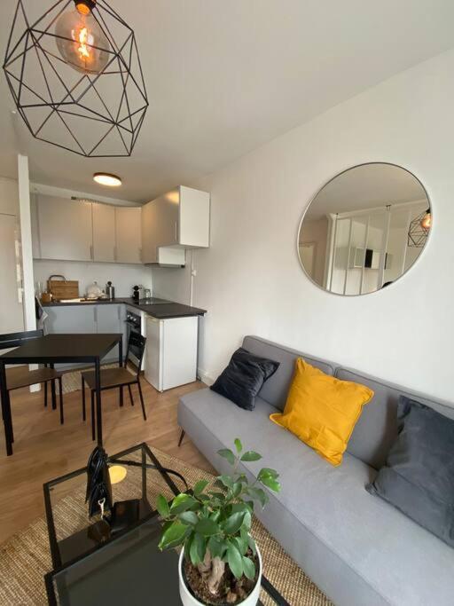 Superbe Studio Avec Parking Gratuit Sur Place Paray-Vieille-Poste Zewnętrze zdjęcie