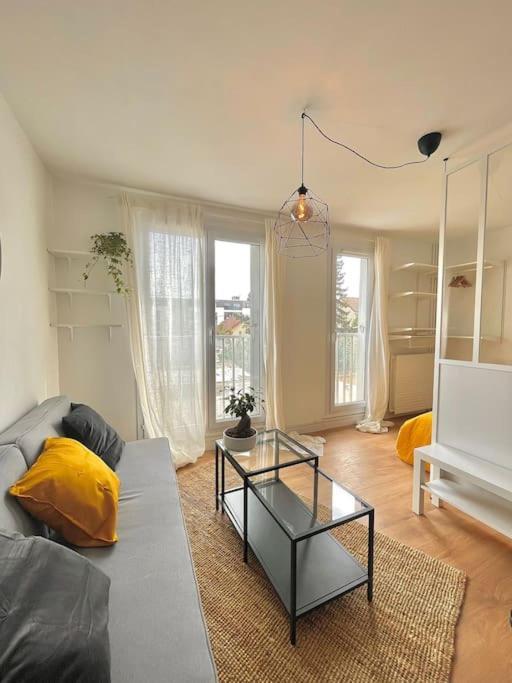 Superbe Studio Avec Parking Gratuit Sur Place Paray-Vieille-Poste Zewnętrze zdjęcie